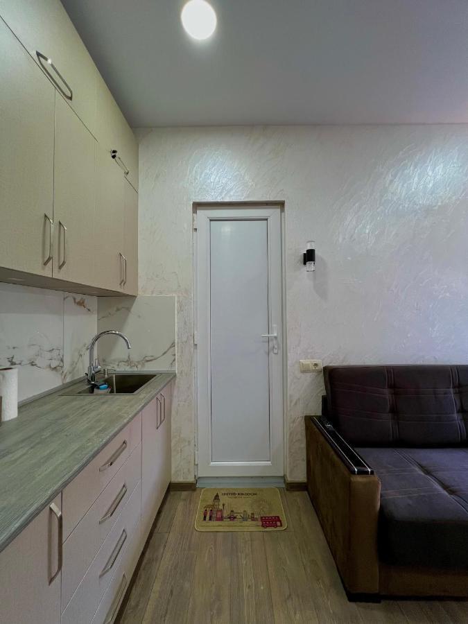 Sun And Moon Aparthotel Μπατούμι Εξωτερικό φωτογραφία