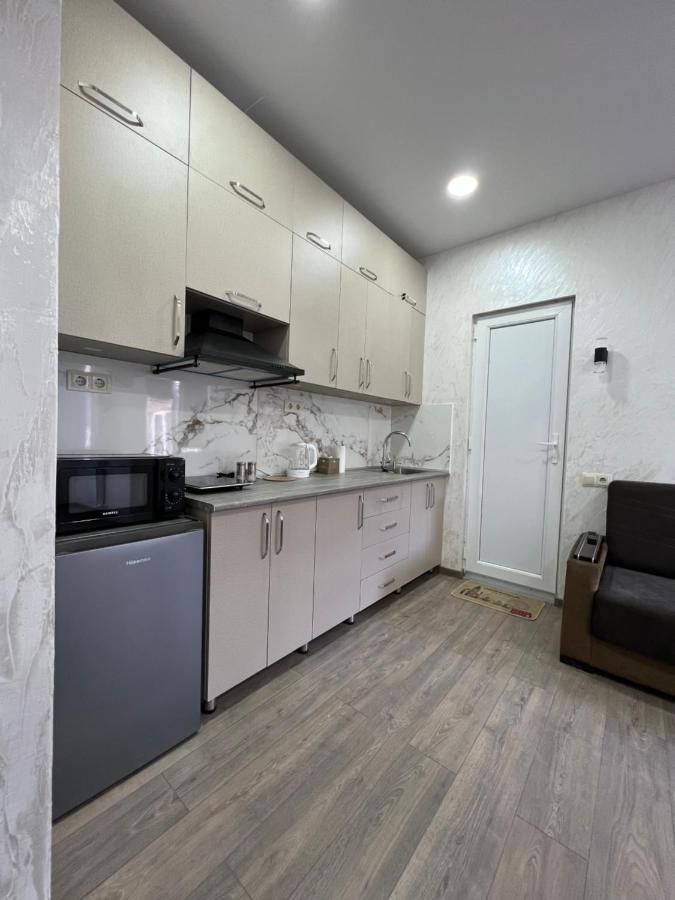 Sun And Moon Aparthotel Μπατούμι Εξωτερικό φωτογραφία