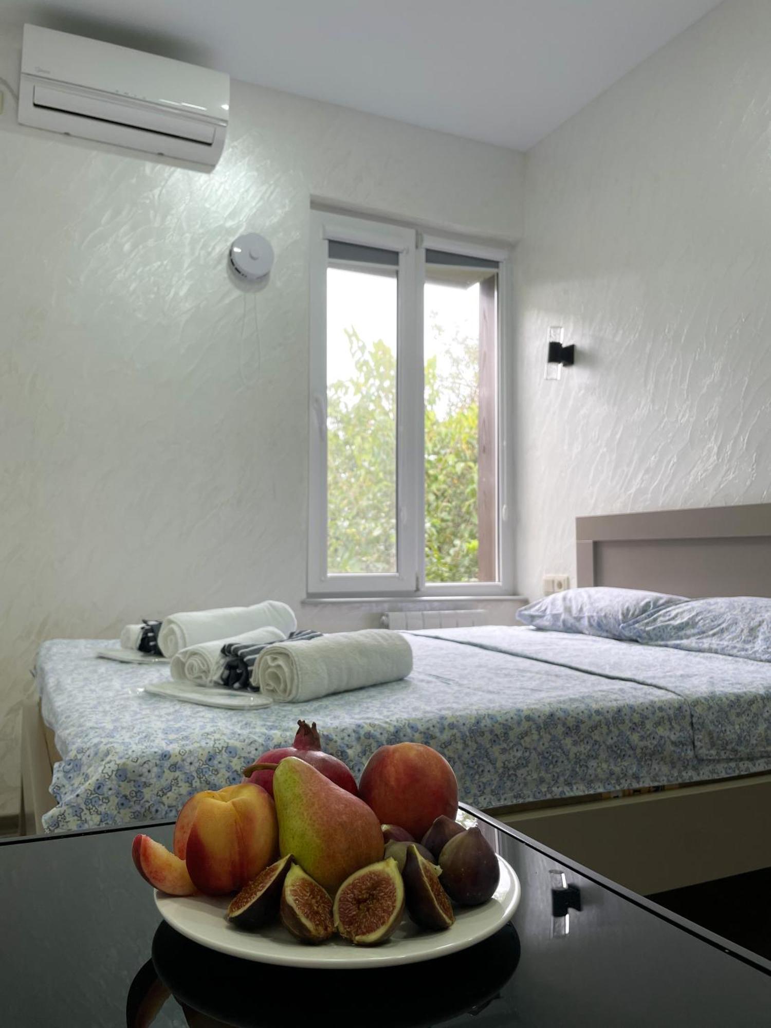 Sun And Moon Aparthotel Μπατούμι Εξωτερικό φωτογραφία